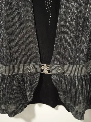 Blusa CONOS Negra y Plateada Talla XL