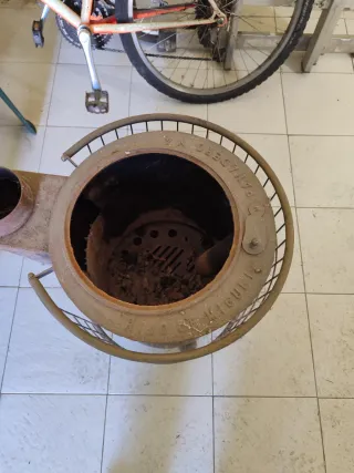 Estufa de leña antigua