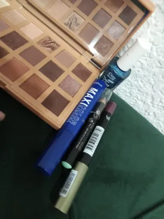 Lote Maquillaje Sombras Marrón y Dorado