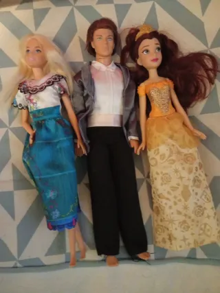 Barbie, Ken e Principessa Disney. Regalo tre Barbie