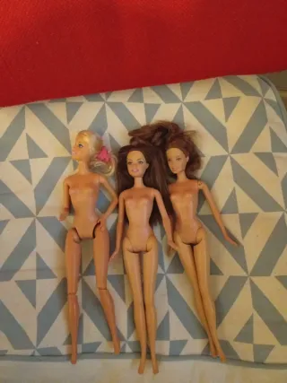 Barbie, Ken e Principessa Disney. Regalo tre Barbie