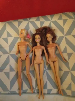 Barbie, Ken e Principessa Disney. Regalo tre Barbie