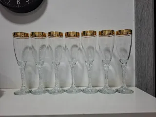 Copas de cristal con filo de oro