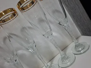Copas de cristal con filo de oro