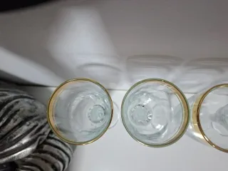 Copas de cristal con filo de oro