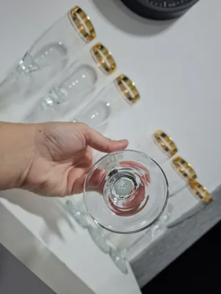 Copas de cristal con filo de oro