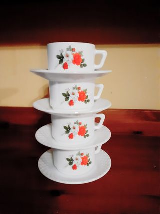 Set Jarra y tazas Arcopal flores