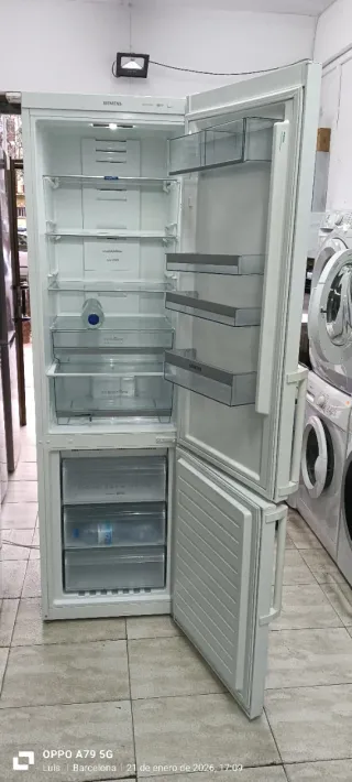 NEVERA COMBI SIEMENS NO FROST ENERGÍA A+