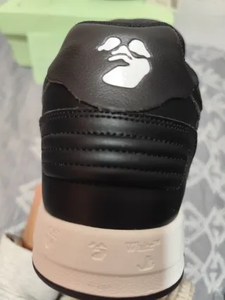 Off-White Bambas Negras y Blancas,nuevas.