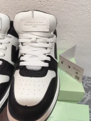 Off-White Bambas Negras y Blancas,nuevas.