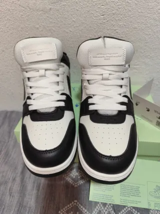 Off-White Bambas Negras y Blancas,nuevas.