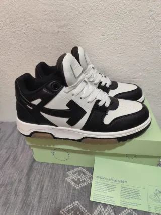 Off-White Bambas Negras y Blancas,nuevas.