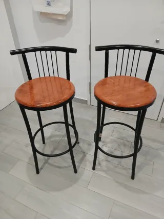Taburetes altos metal y madera