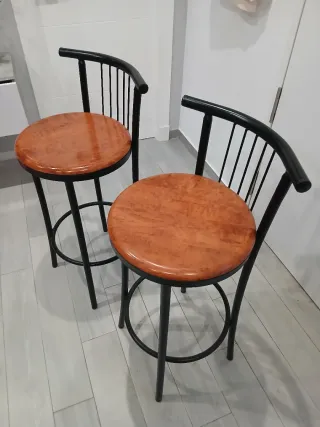 Taburetes altos metal y madera