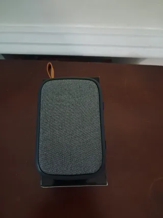 Altavoz Bluetooth Negro y Gris