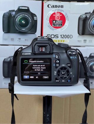 !!CHOLLO!! Camara Canon EOS Pro + Canon 18-55mm