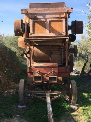 Máquina Trilladora Antigua