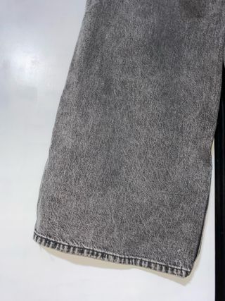 Vaqueros Stradivarius grises anchos