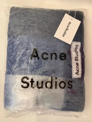 Sciarpa Acne Studios a quadri blu e bianca