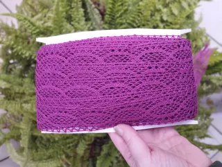 Entredos de encaje, color buganvilla