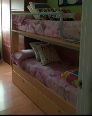 Literas de madera y metal