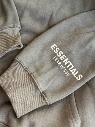 Sudadera Fear of God Essentials Negra