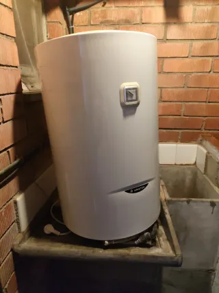 Termo eléctrico Ariston casi nuevo