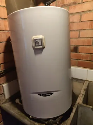 Termo eléctrico Ariston casi nuevo