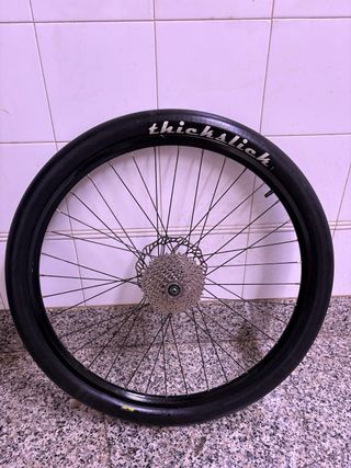 Ruedas de Bici 26” con neumaticos thickslick