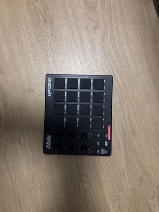Akai MPD218 Controlador MIDI
