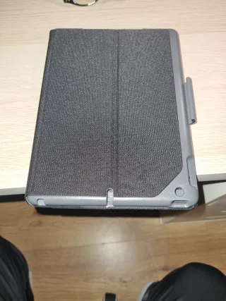 Logitech SLIM FOLIO