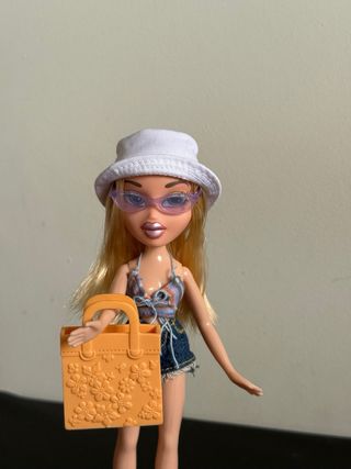Cloe Bratz Beach Party 2002