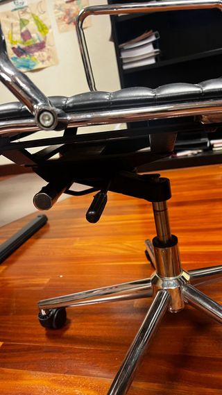 Silla oficina diseño premium negra