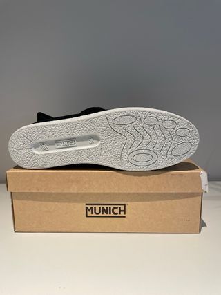 Zapatillas Munich Venecia 04 Negras Nuevas