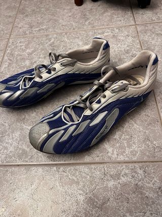 Tenis de clavos para atletismo