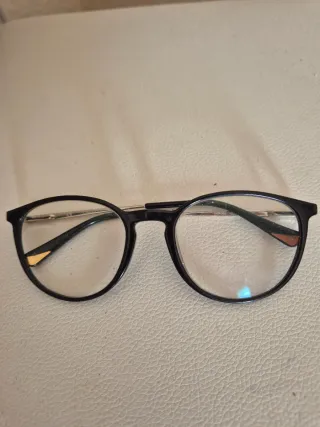 Montura de gafas Nina Ricci negra