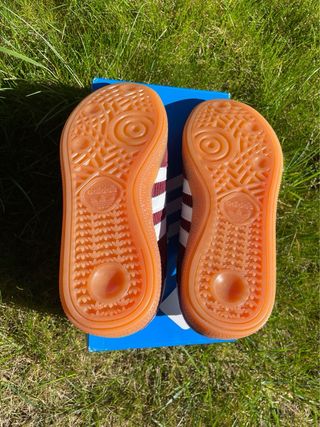 Adidas Spezial Talla 38  color burdeos granate