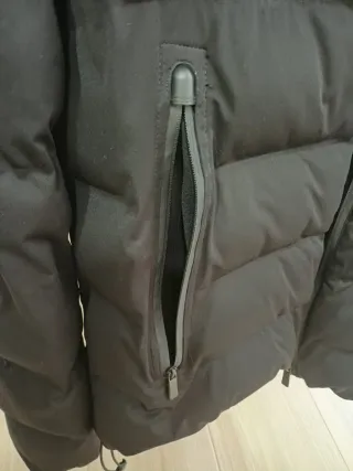 Cazadora Zara Negra Talla XL con Bolsillos