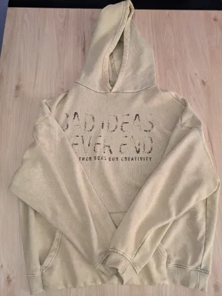 Sudadera Pull&Bear beige con estampado