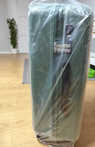 Maleta mediana rígida verde