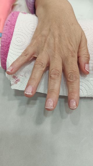 Esteticista a domicilio/ Manicura, pedicura