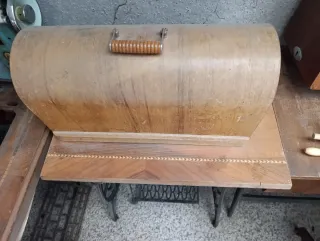 Máquina de coser Singer antigua