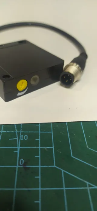 Sensor Baumer FHDM 16P5001/KS34A