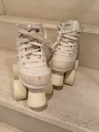 Patines 4 ruedas blancos talla 29
