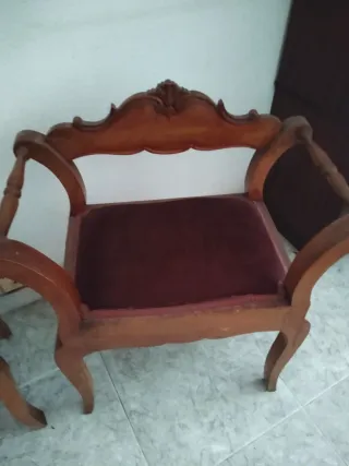 Par de Sillas Vestidor Madera Tallada
