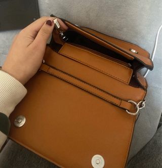 Bolso marrón acolchado