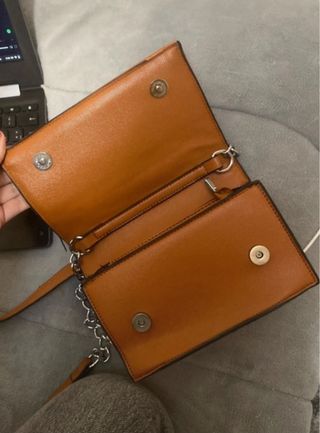 Bolso marrón acolchado