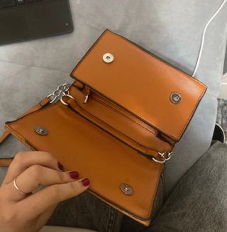 Bolso marrón acolchado