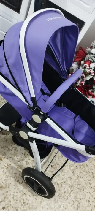 Carrito de bebé morado