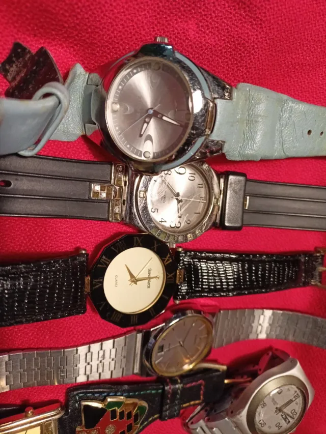 9 Relojes de Pulsera - 3 Funcionan